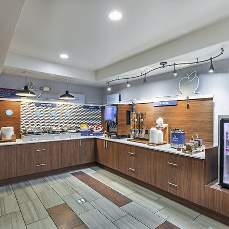 Holiday Inn Express & Suites Tulsa S Broken Arrow Hwy 51 By Ihg Exterior foto
