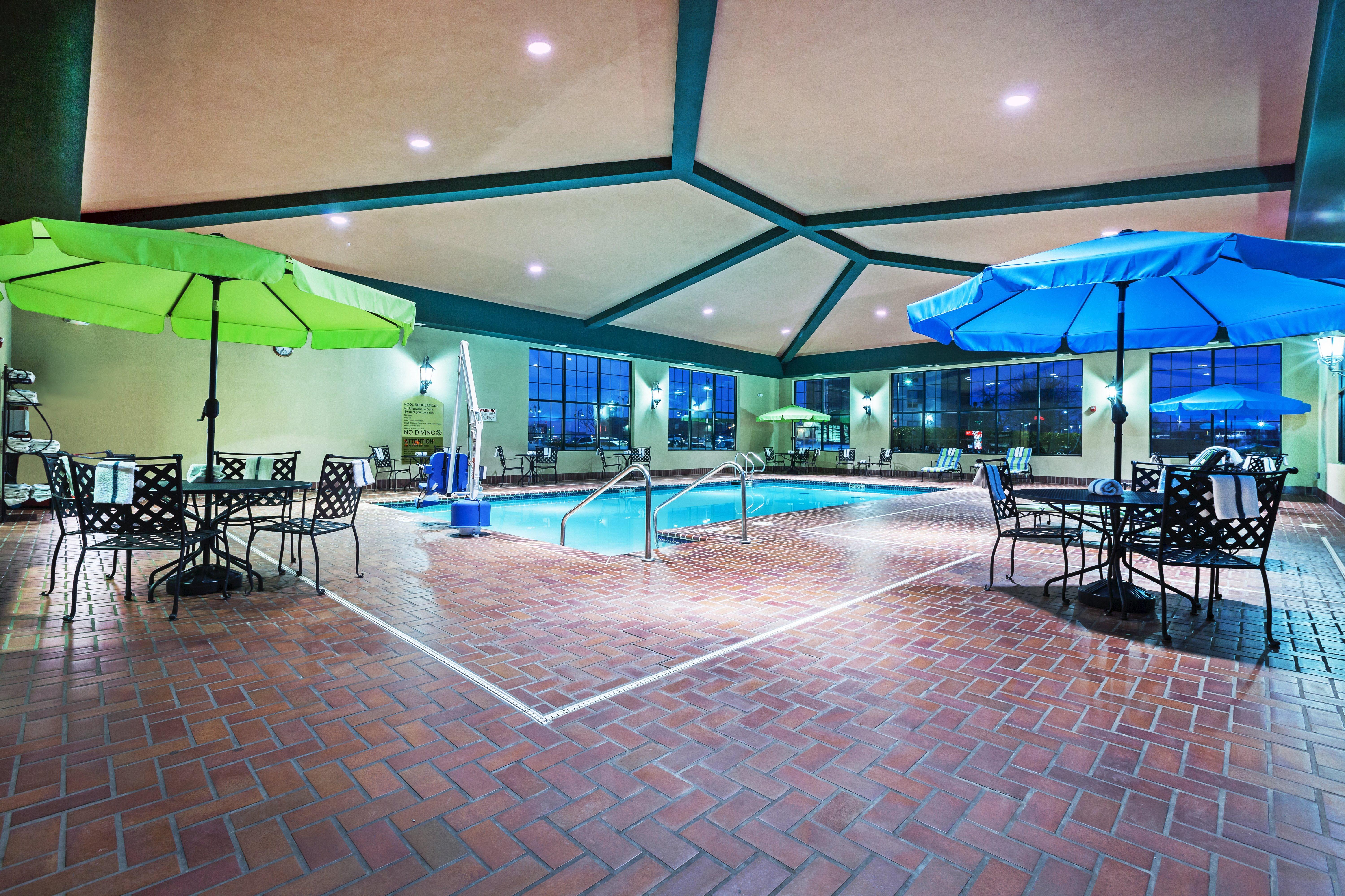 Holiday Inn Express & Suites Tulsa S Broken Arrow Hwy 51 By Ihg Exterior foto