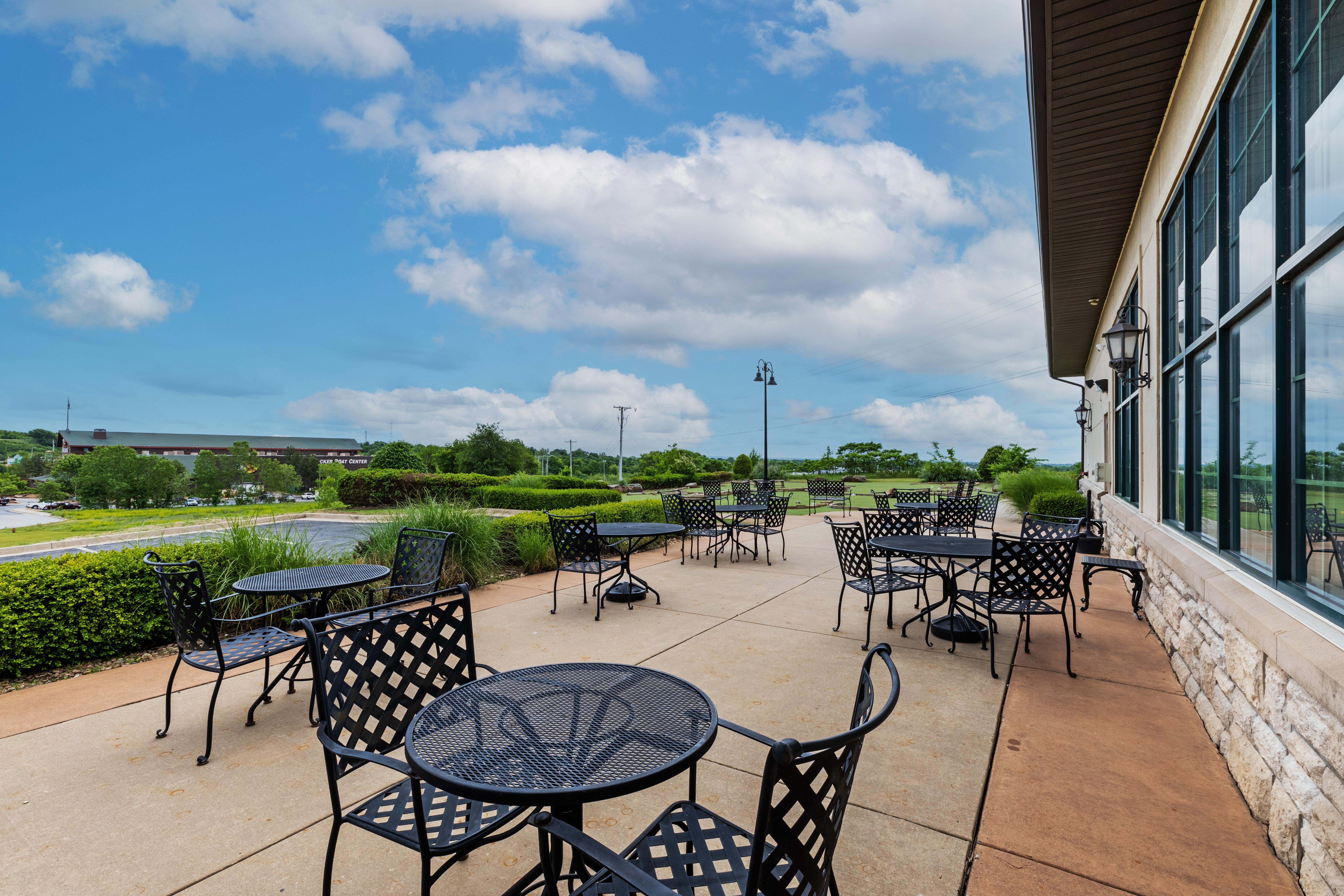 Holiday Inn Express & Suites Tulsa S Broken Arrow Hwy 51 By Ihg Exterior foto