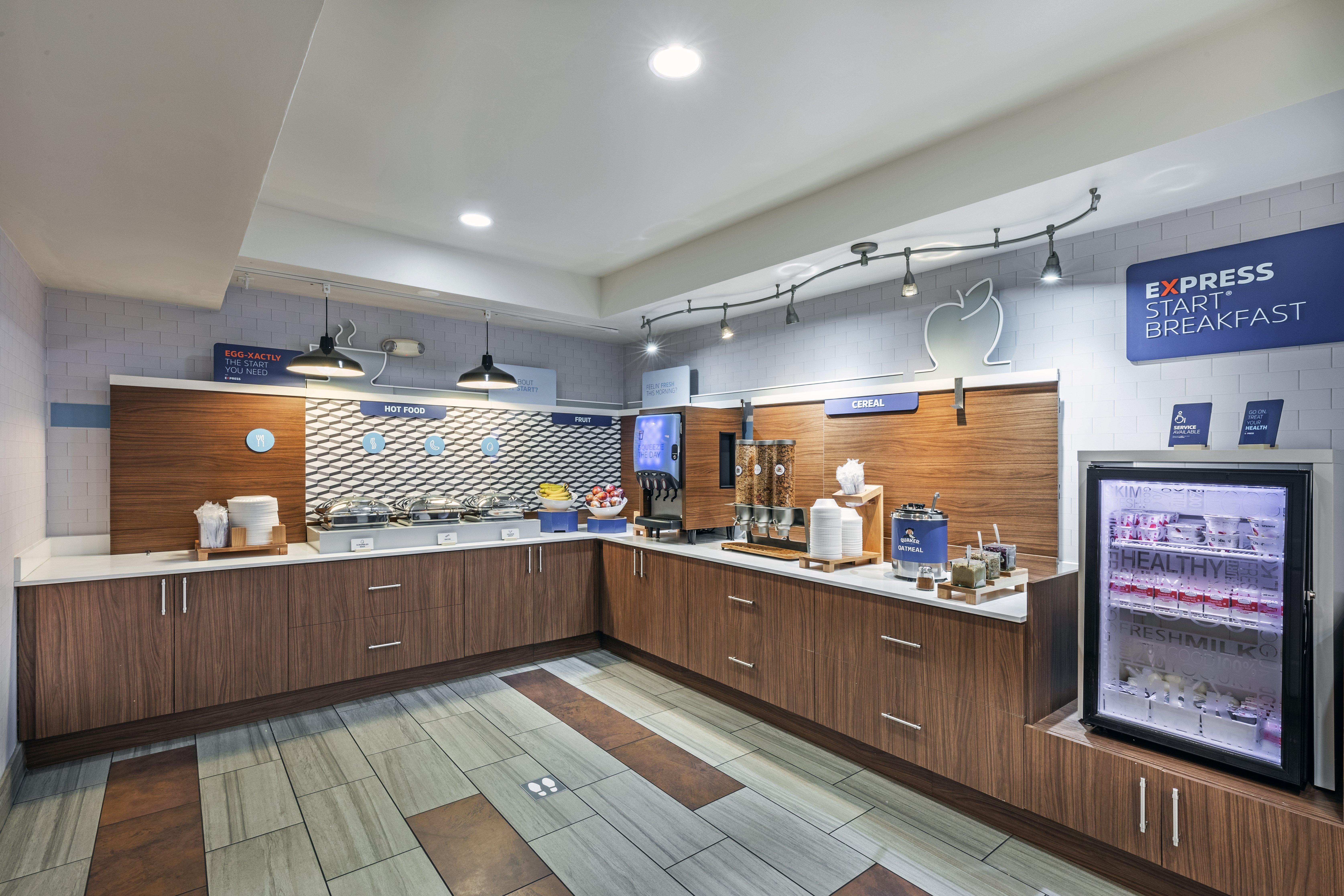 Holiday Inn Express & Suites Tulsa S Broken Arrow Hwy 51 By Ihg Exterior foto