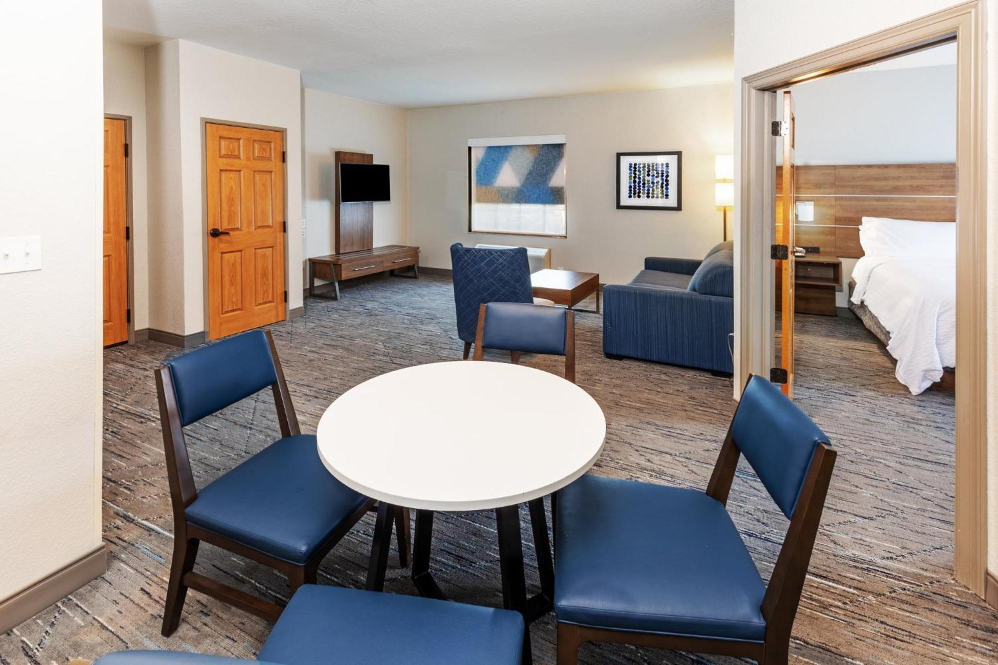Holiday Inn Express & Suites Tulsa S Broken Arrow Hwy 51 By Ihg Exterior foto