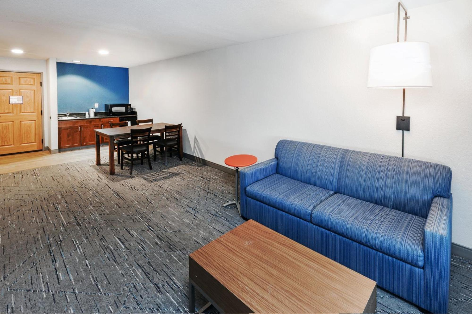 Holiday Inn Express & Suites Tulsa S Broken Arrow Hwy 51 By Ihg Exterior foto