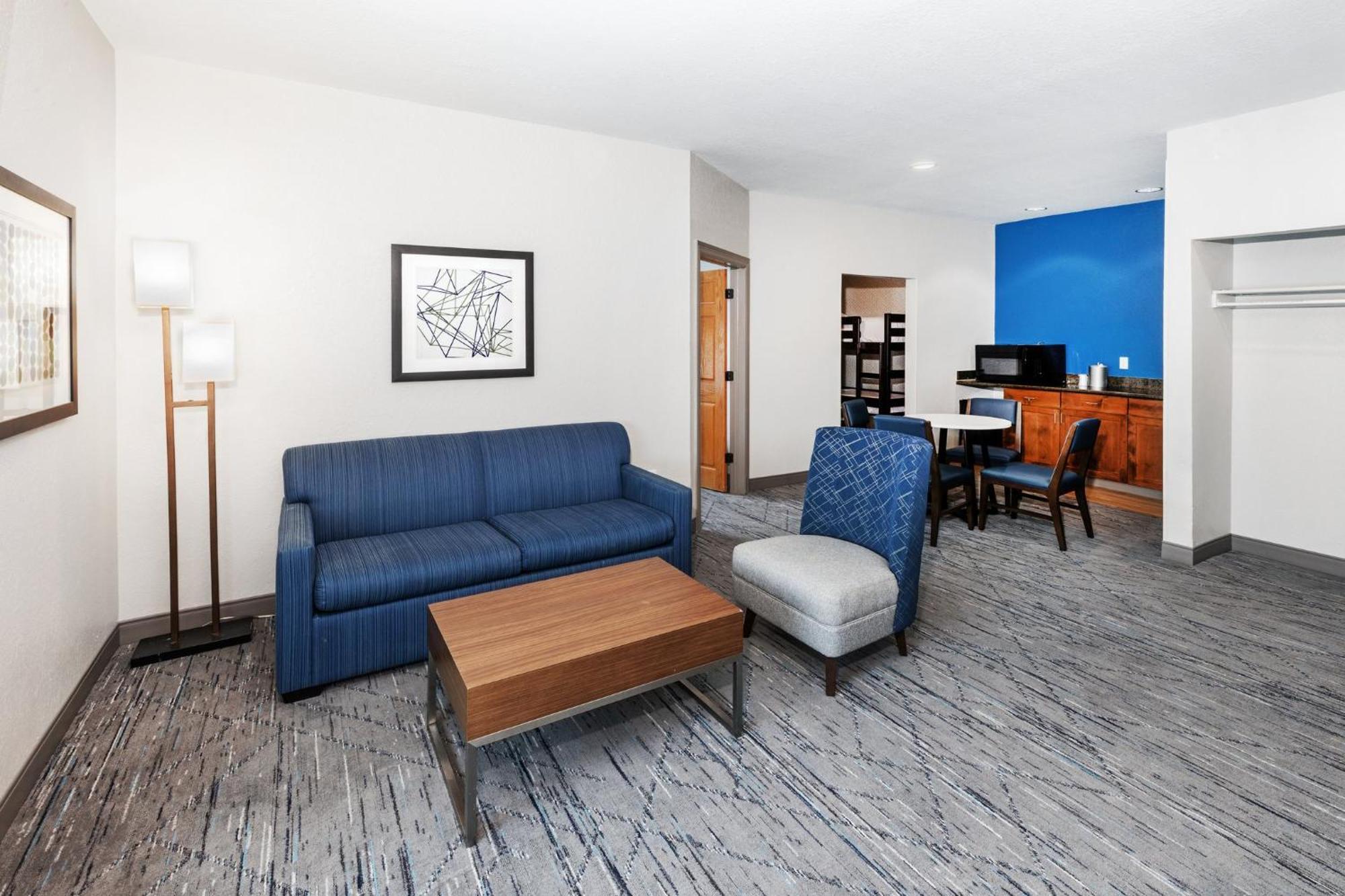 Holiday Inn Express & Suites Tulsa S Broken Arrow Hwy 51 By Ihg Exterior foto
