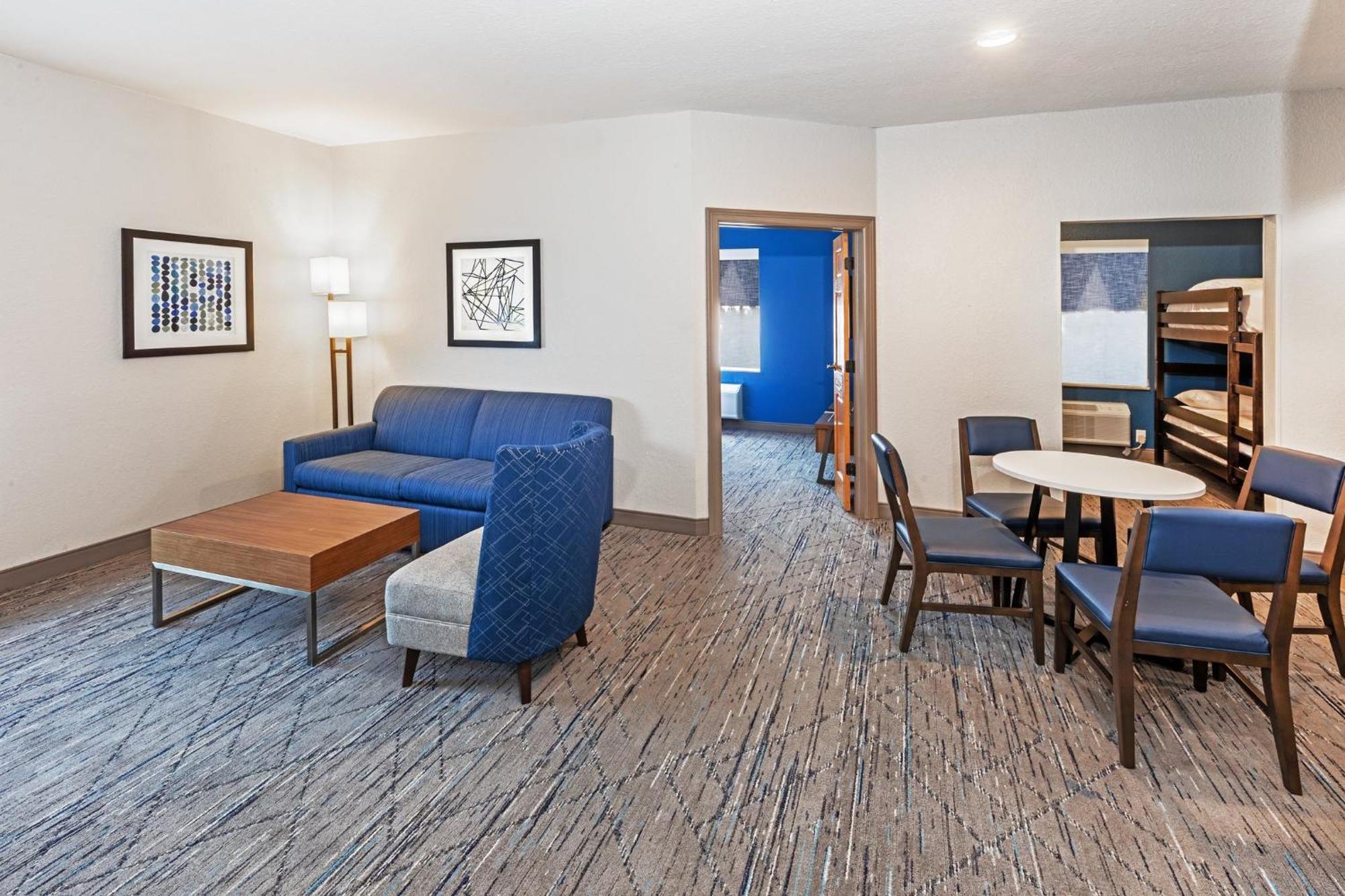 Holiday Inn Express & Suites Tulsa S Broken Arrow Hwy 51 By Ihg Exterior foto